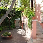 Oda ve Kahvaltı Orange Garden